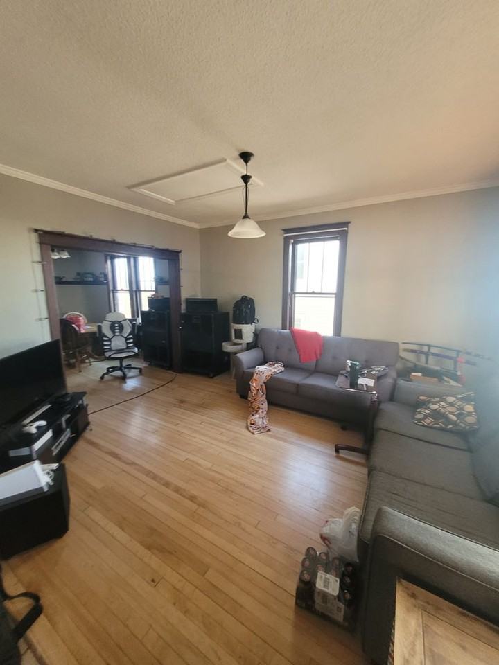 426 N 13th Ave E - Photo 6 of 10