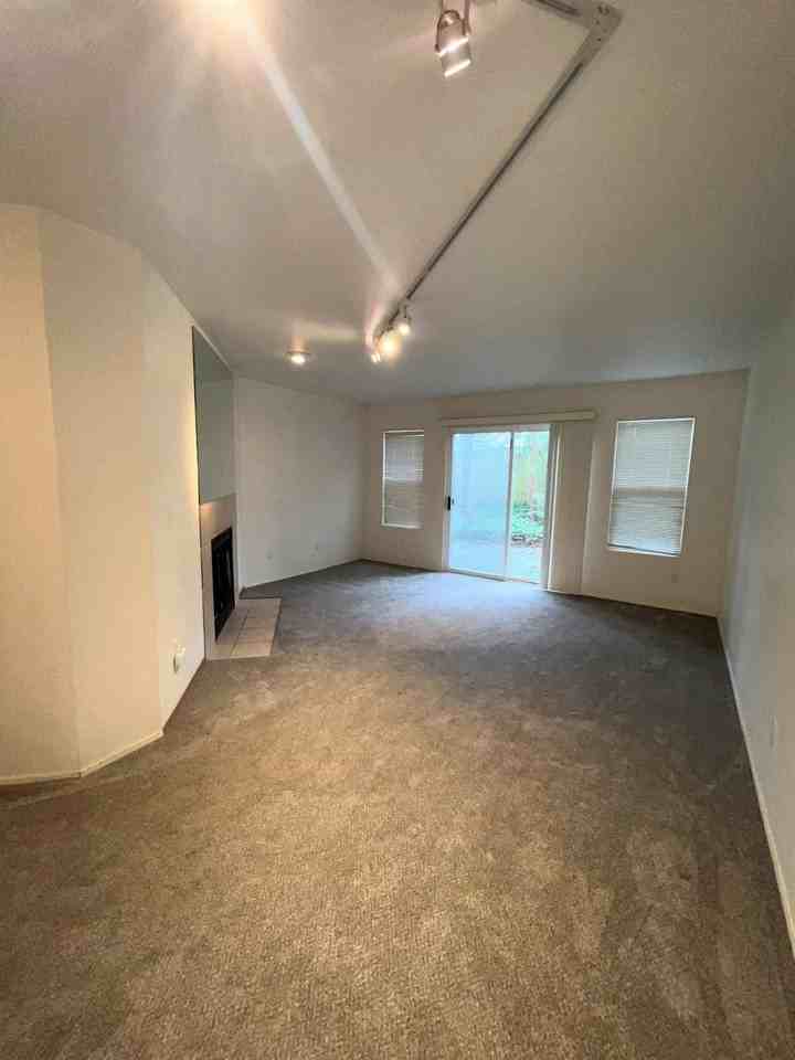 451 S 328th St #2A - Photo 2 of 21