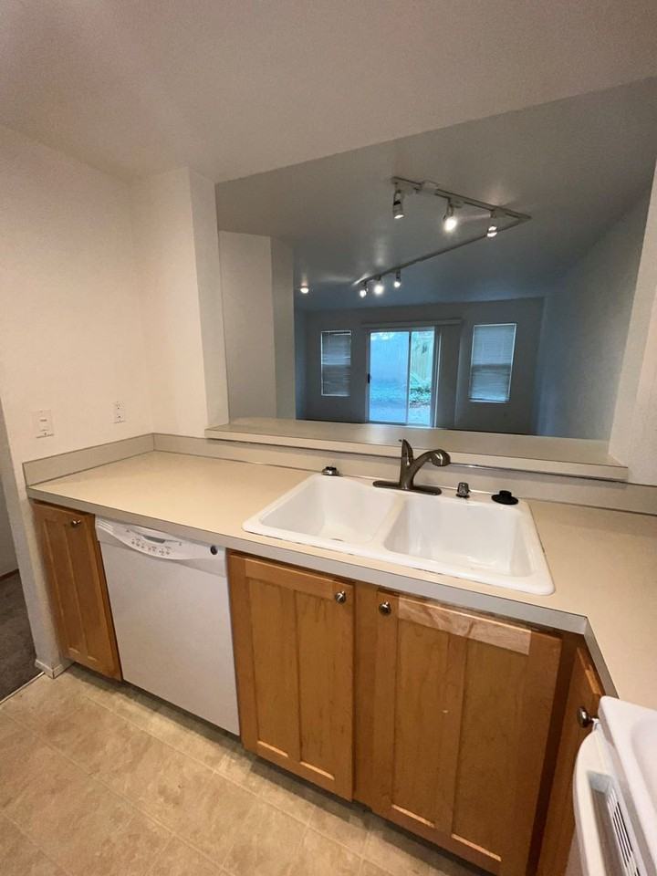 451 S 328th St #2A - Photo 5 of 21