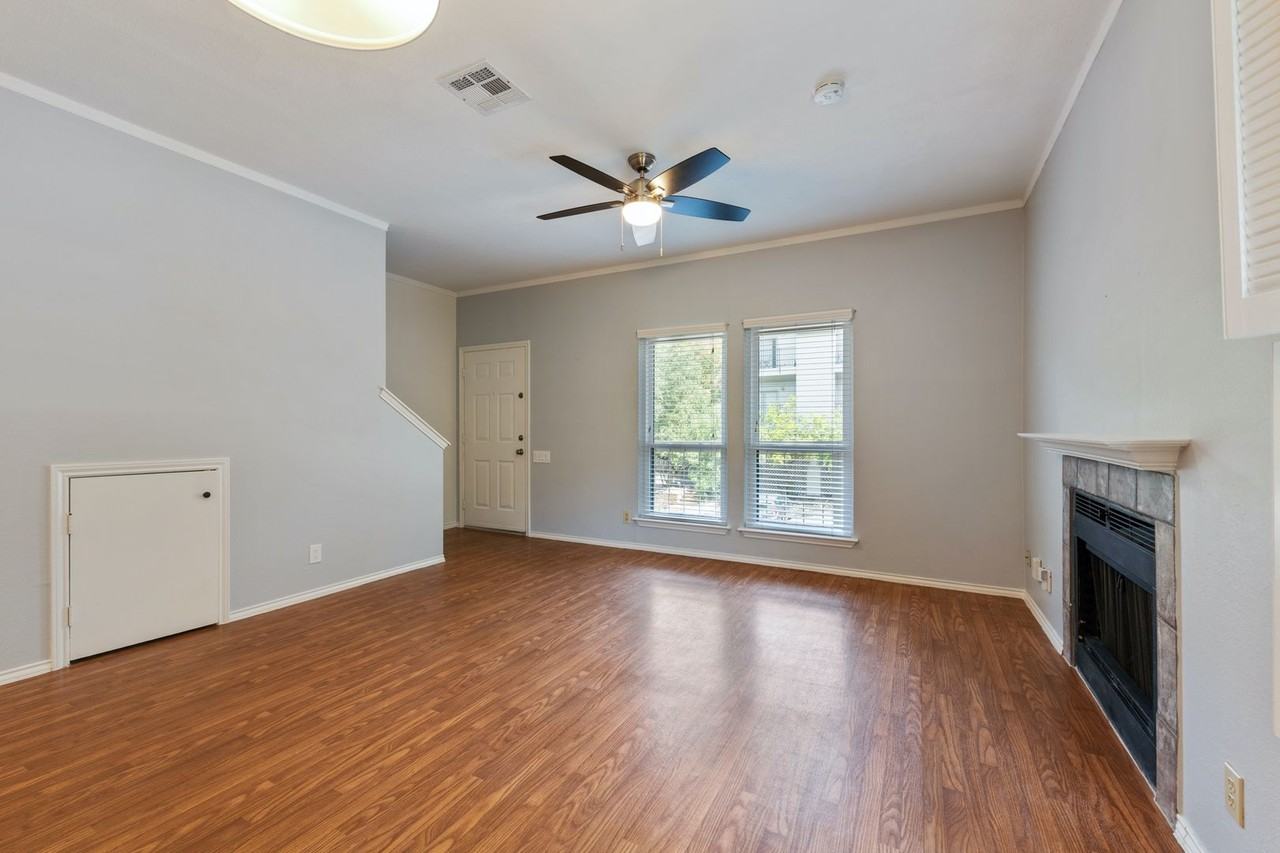 802 S 1st St #219 - Photo 5 of 19