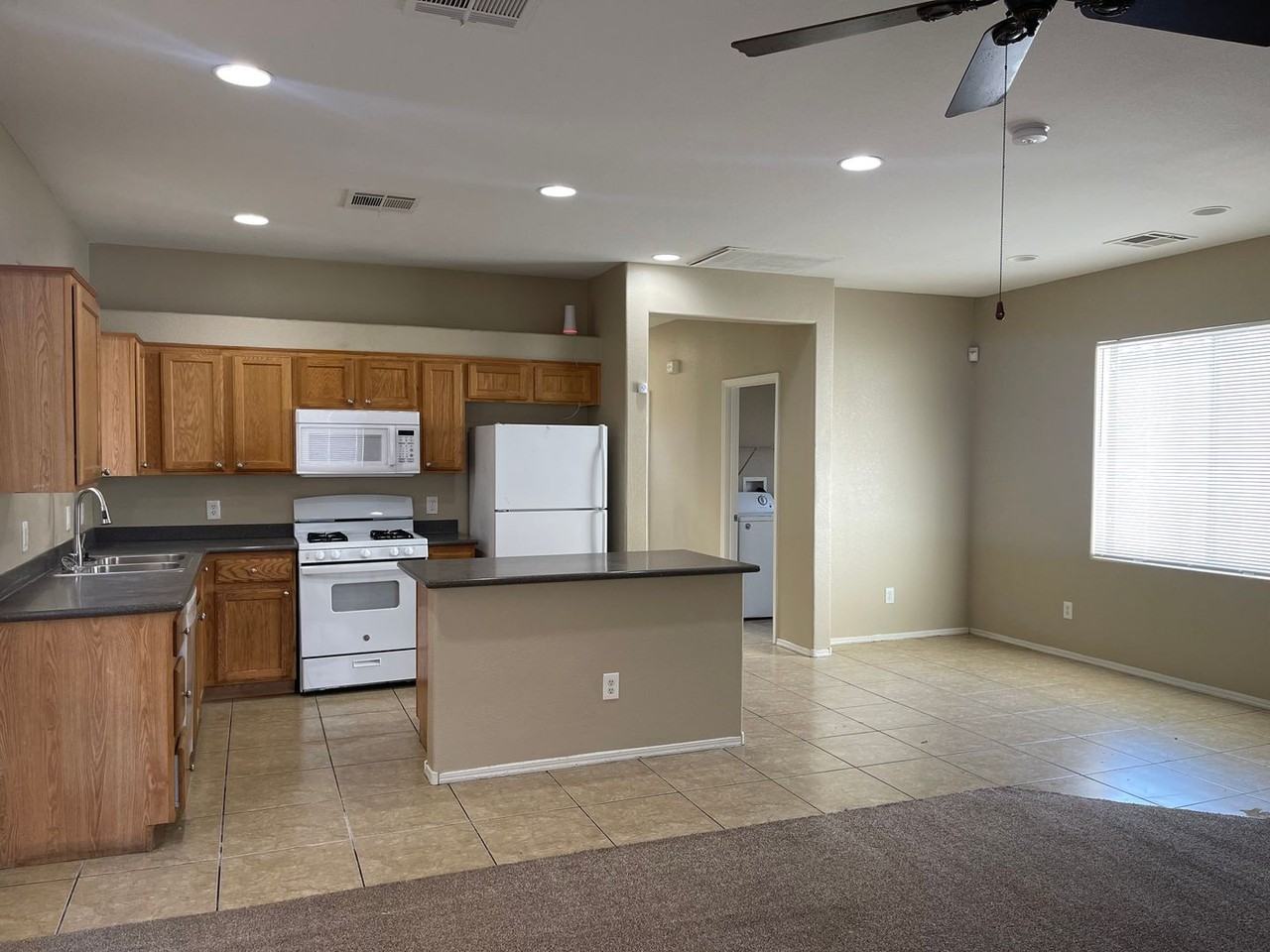 4348 Santa Clarita Ave - Photo 6 of 18