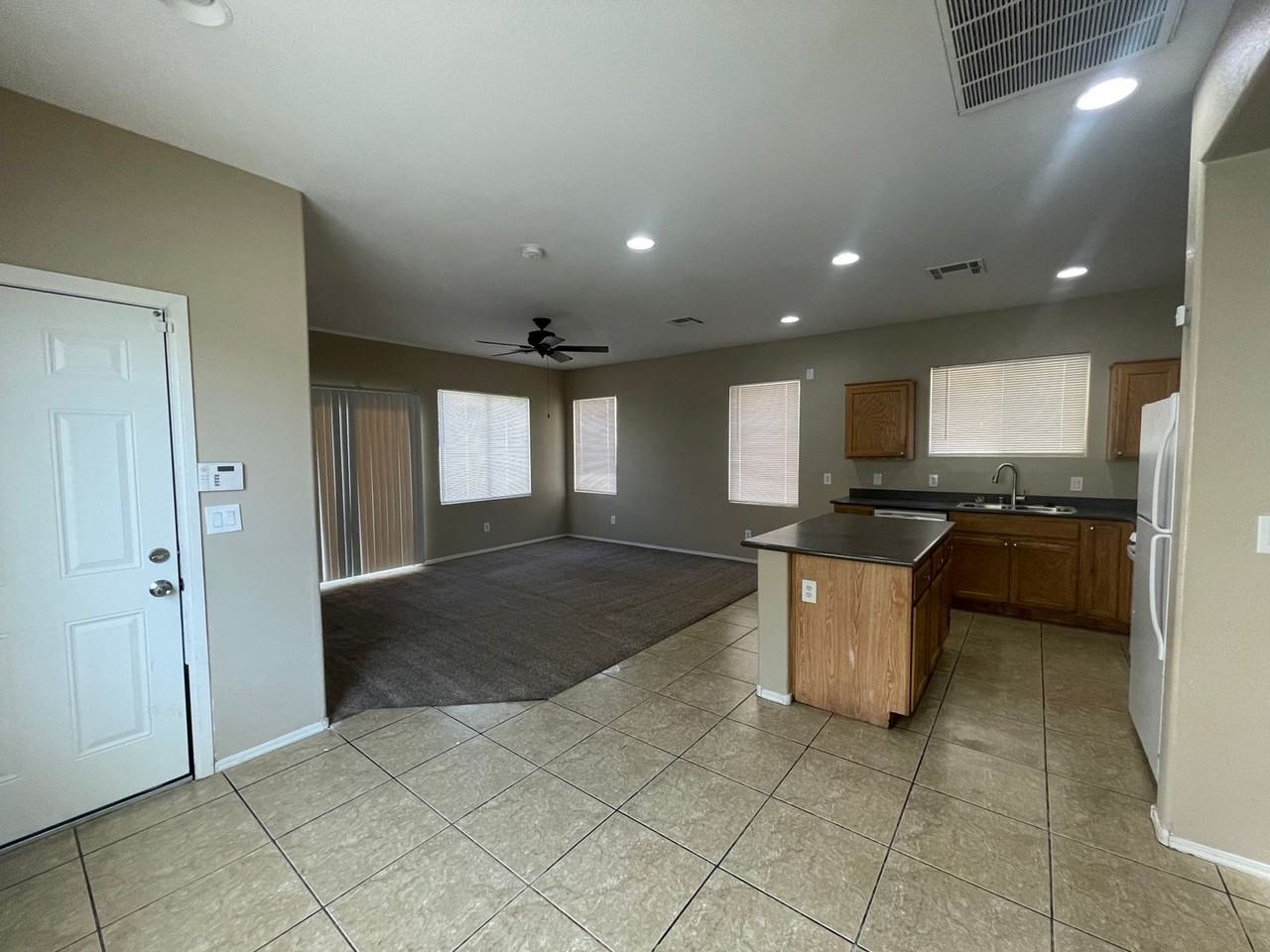 4348 Santa Clarita Ave - Photo 7 of 18