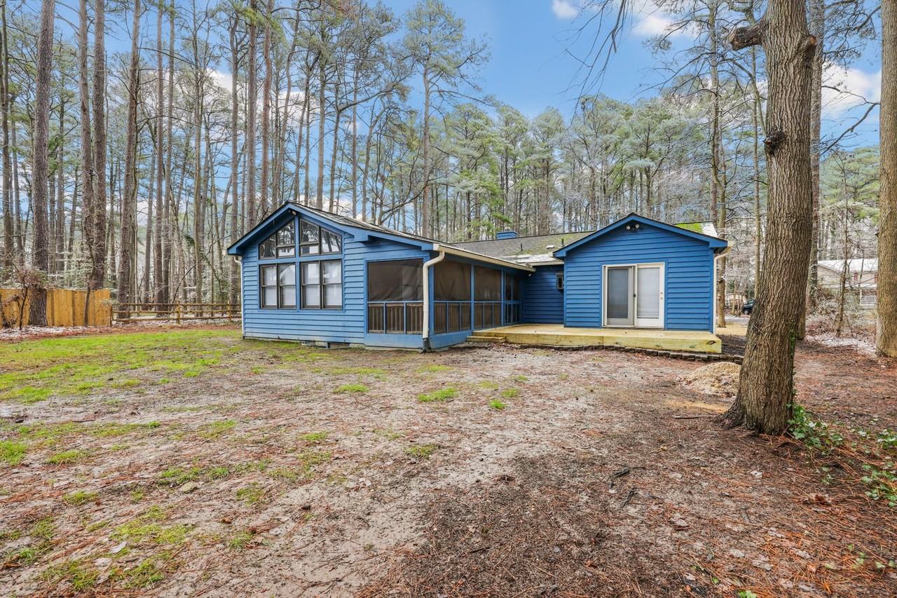 318 Wicomico Rd - Photo 3 of 36