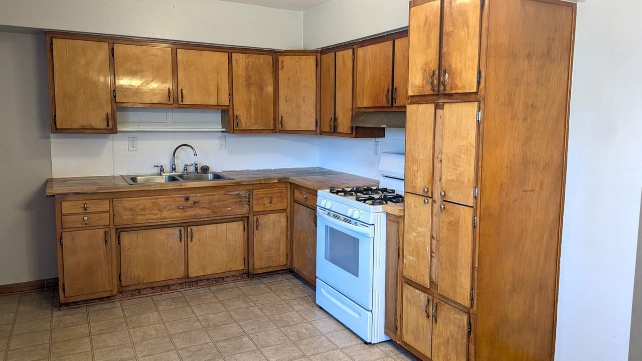 4505 E Apple Ave - Photo 3 of 12