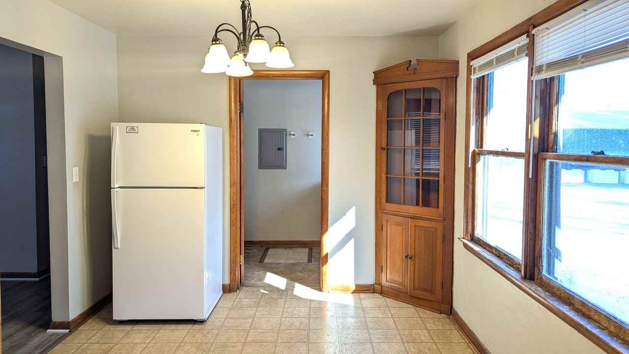 4505 E Apple Ave - Photo 4 of 12