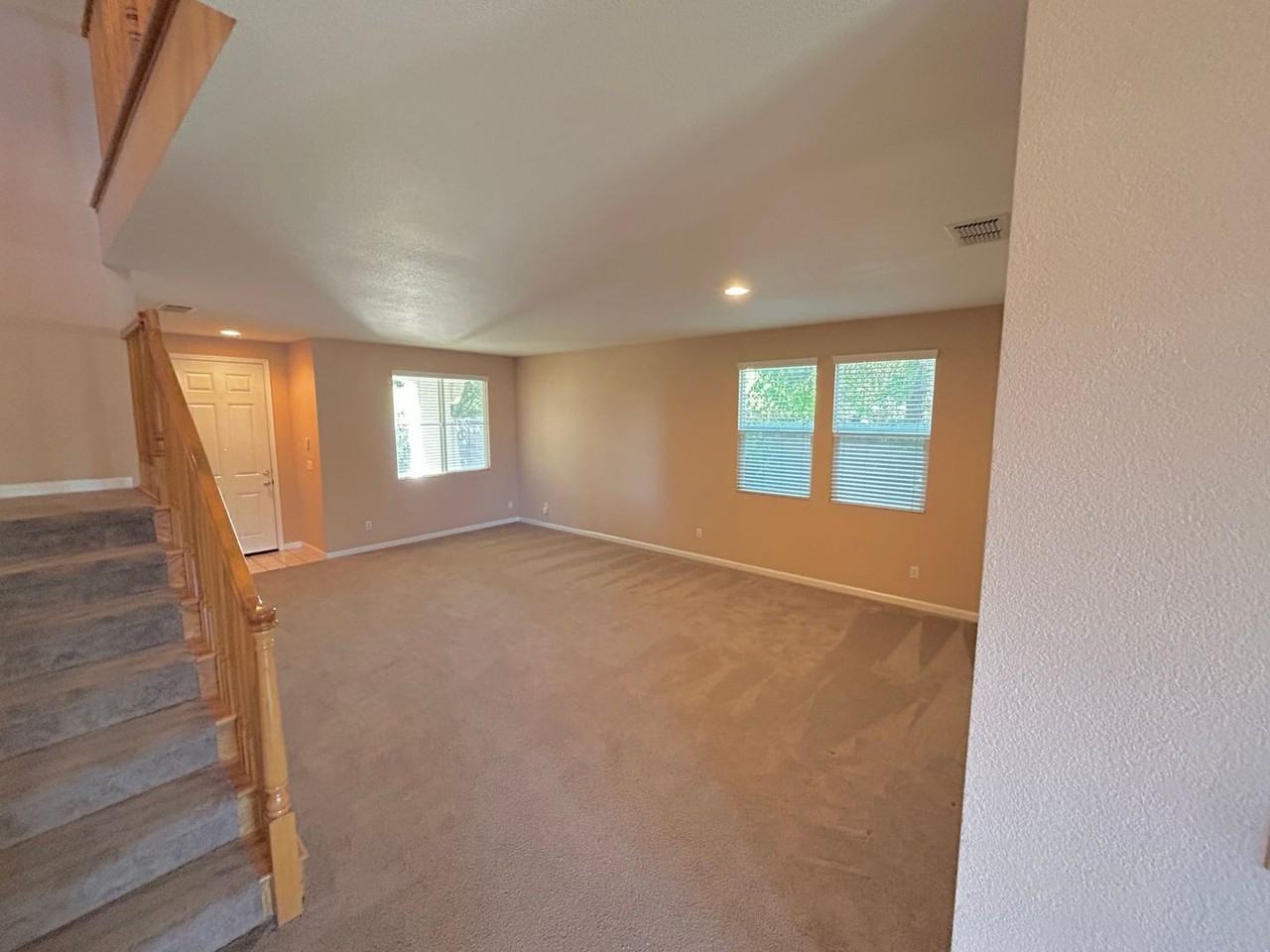 6001 Jefjen Way - Photo 3 of 29