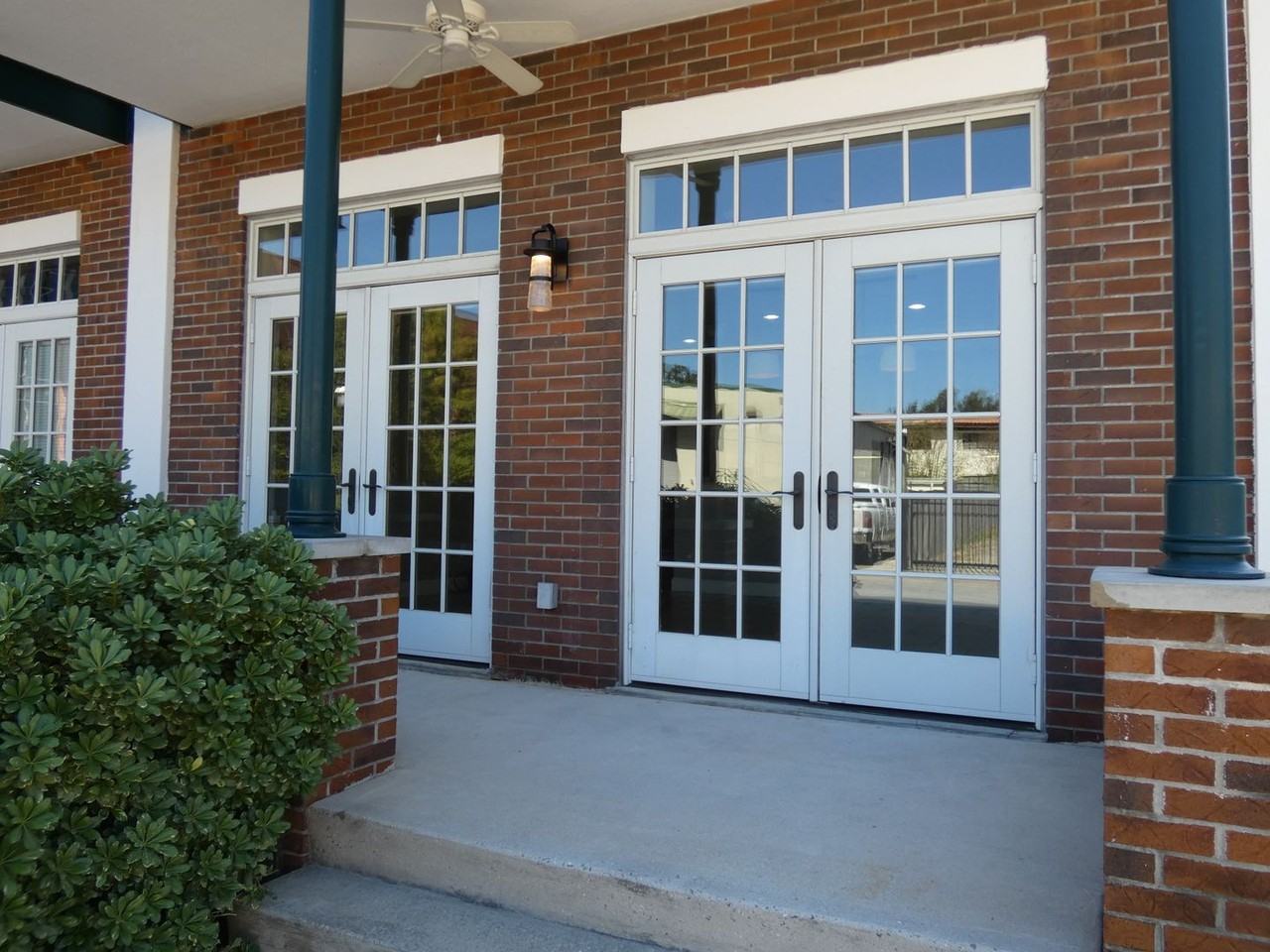 415 E Romana St #101 - Photo 4 of 16