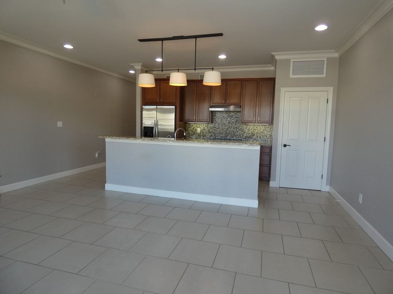 415 E Romana St #101 - Photo 5 of 16