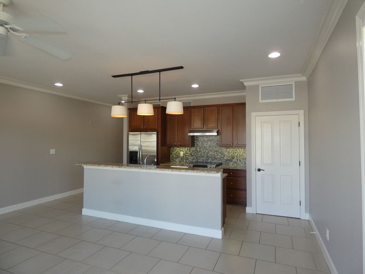 415 E Romana St #101 - Photo 7 of 16