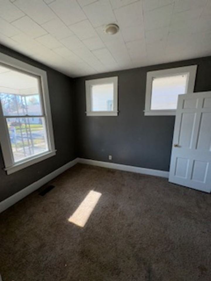 658 E Louisiana St - Photo 3 of 6