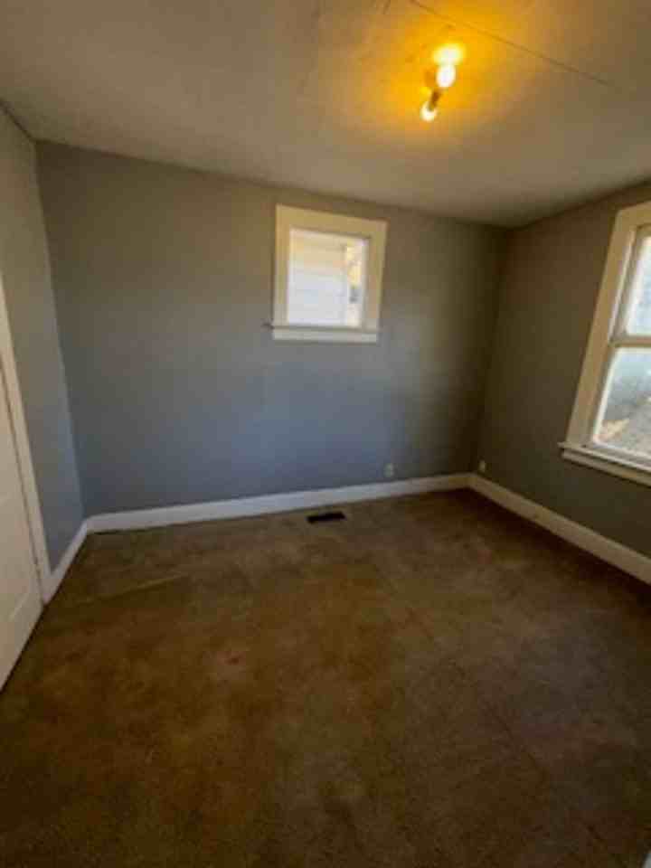 658 E Louisiana St - Photo 5 of 6