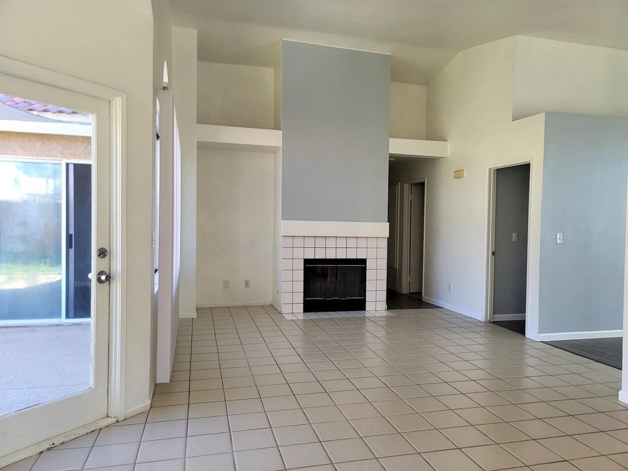 1009 Hastings Ave - Photo 7 of 12