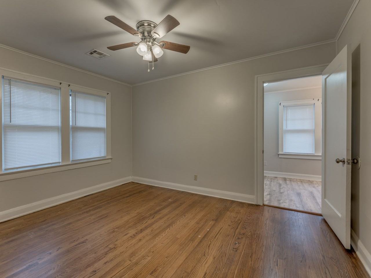 1432 N Park Ave - Photo 2 of 44