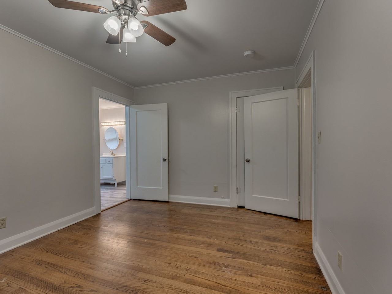 1432 N Park Ave - Photo 3 of 44