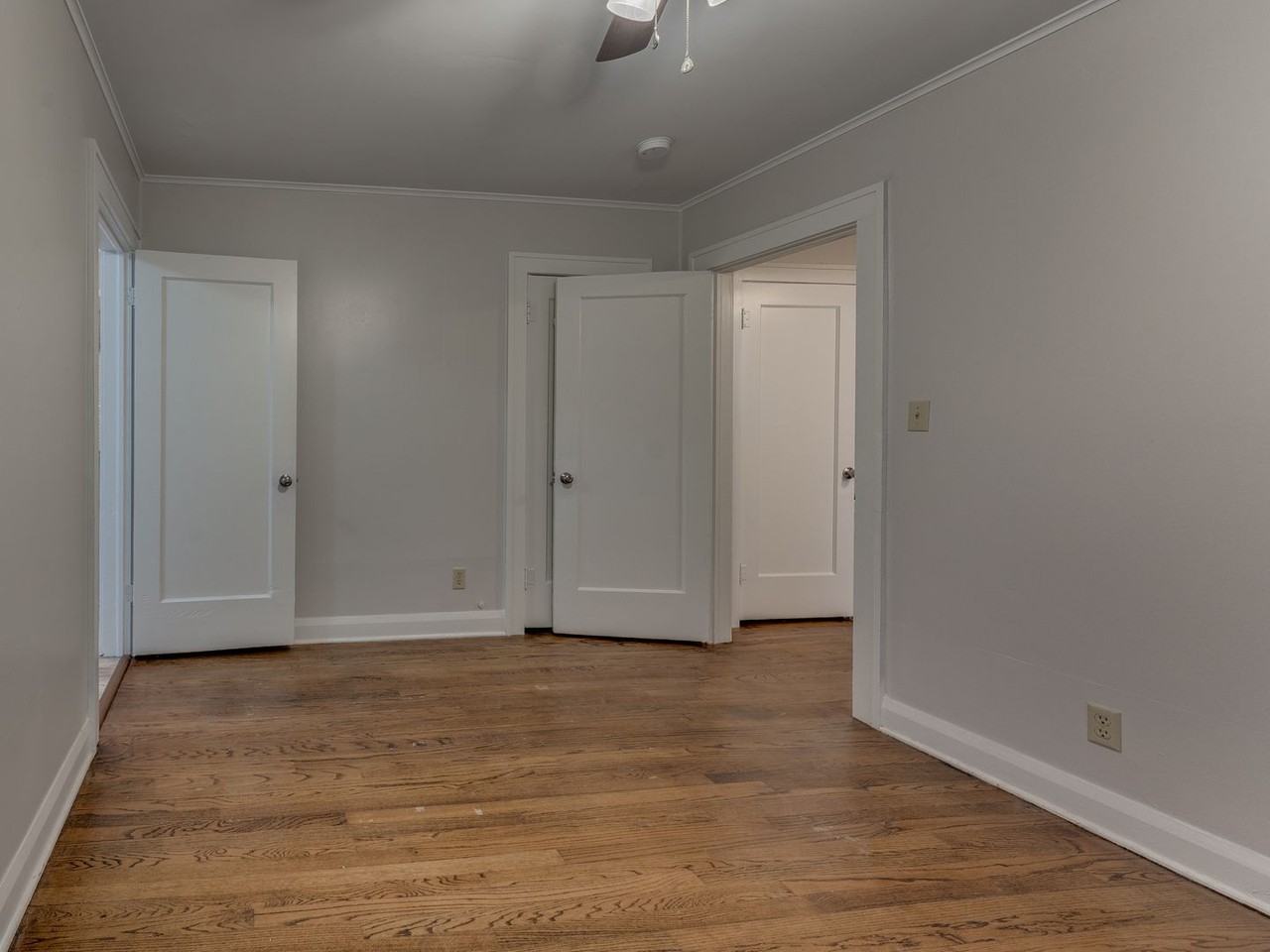 1432 N Park Ave - Photo 4 of 44