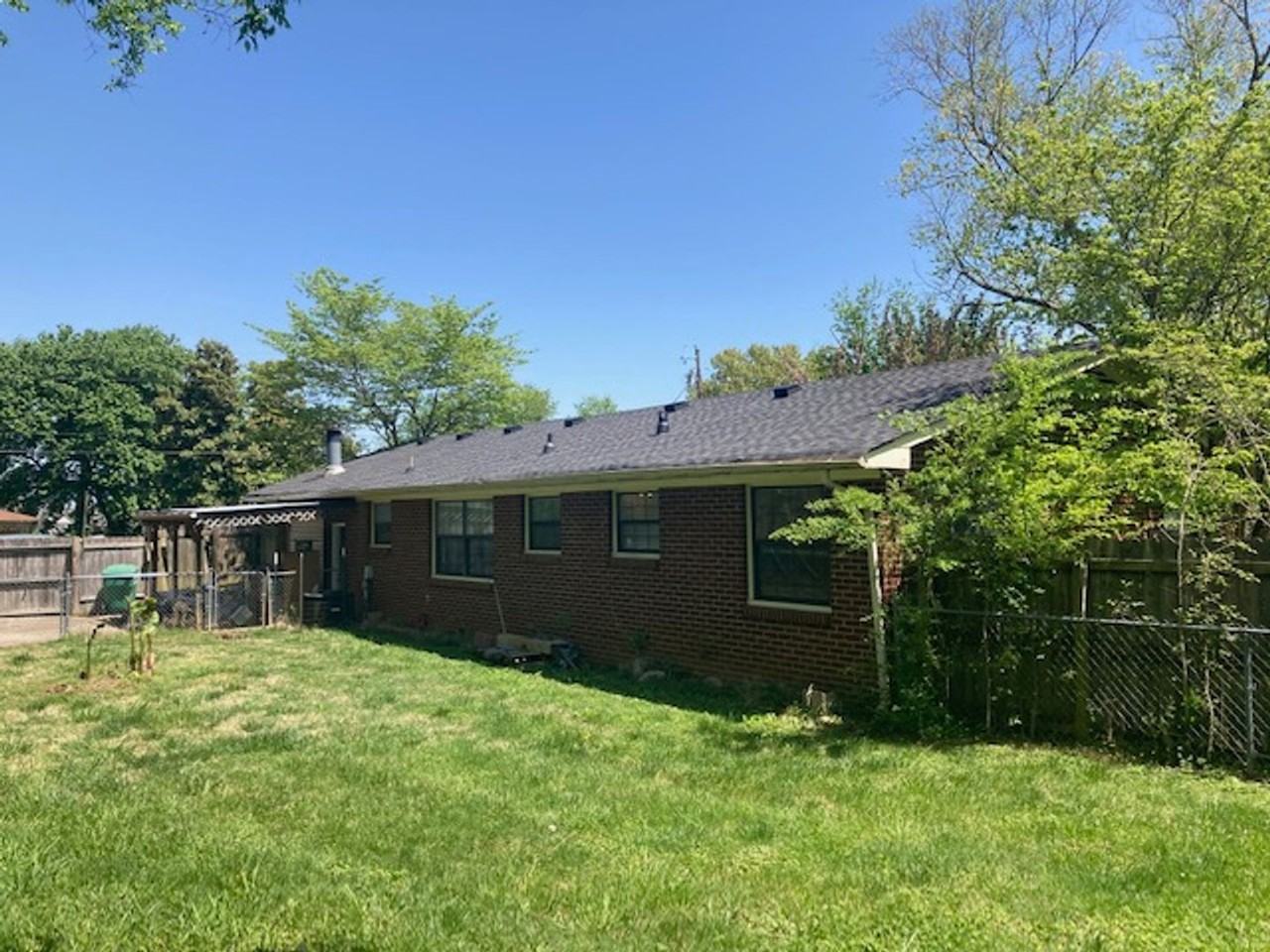 206 Eastland Dr - Photo 2 of 15