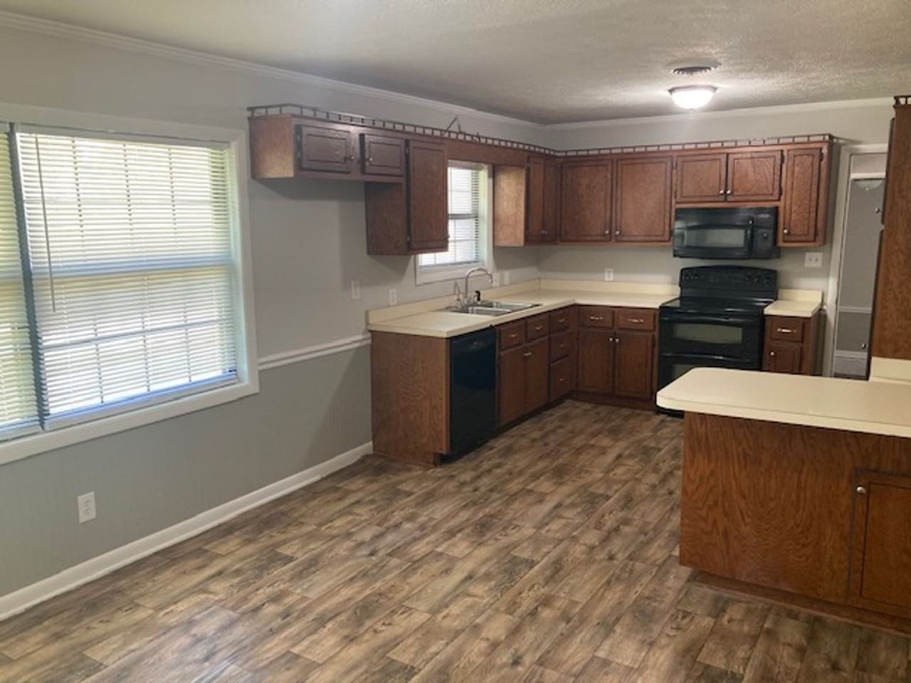 206 Eastland Dr - Photo 4 of 15