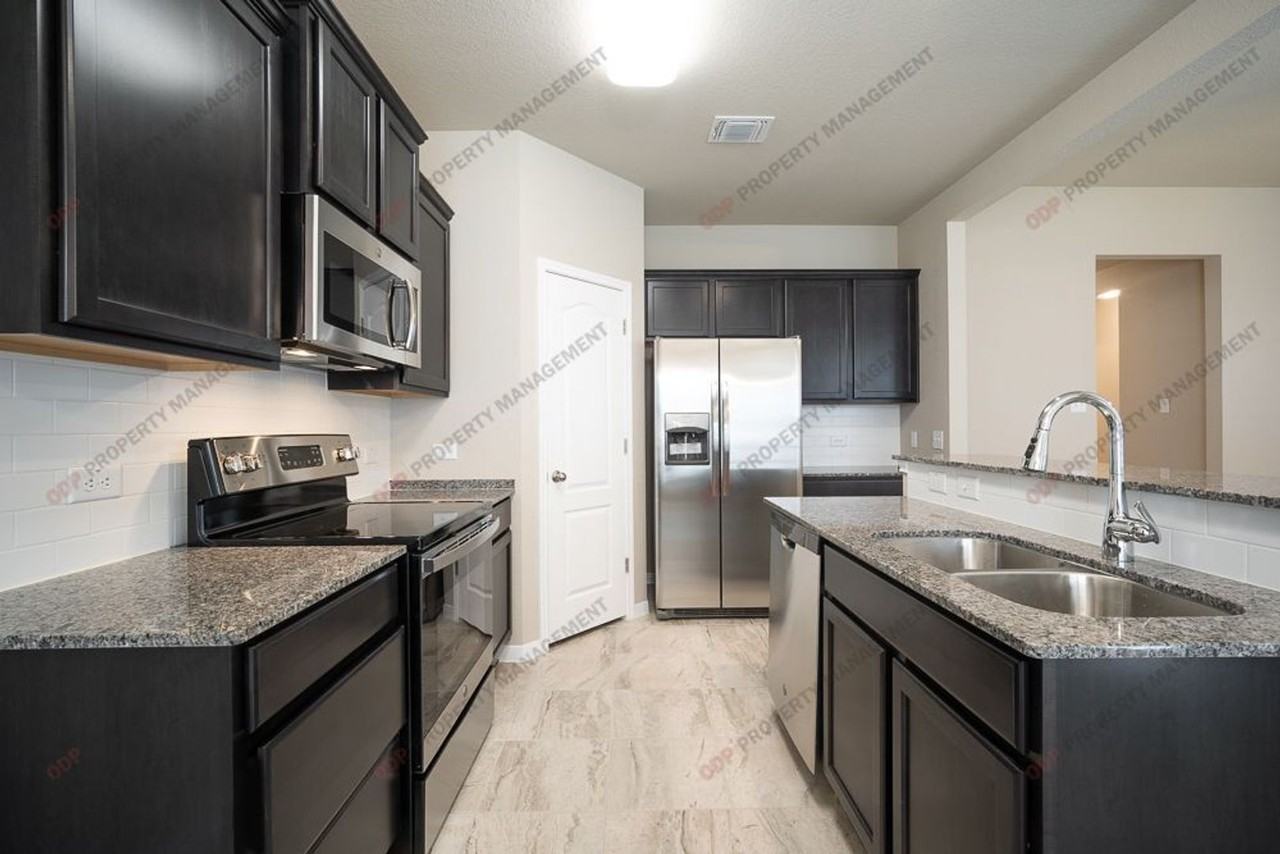 7717 Hickman St - Photo 4 of 19