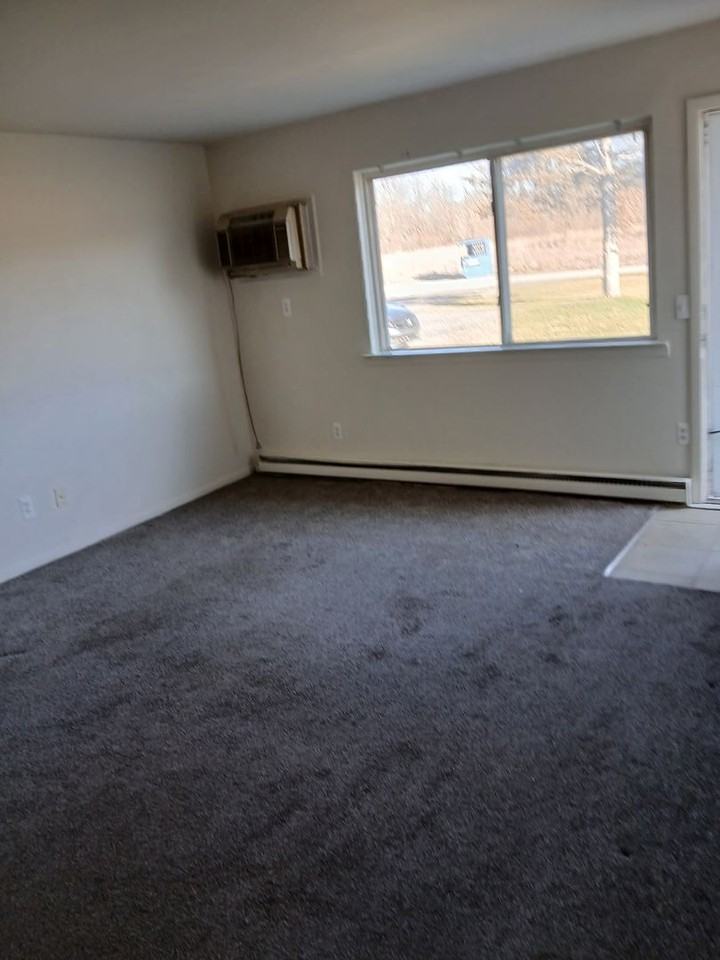 9017 Cedar Lake Rd - Photo 5 of 10