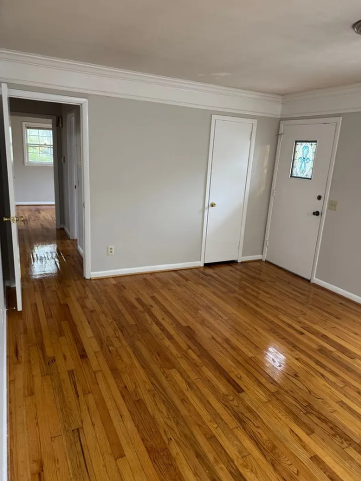 1702 Highland Pl - Photo 4 of 10