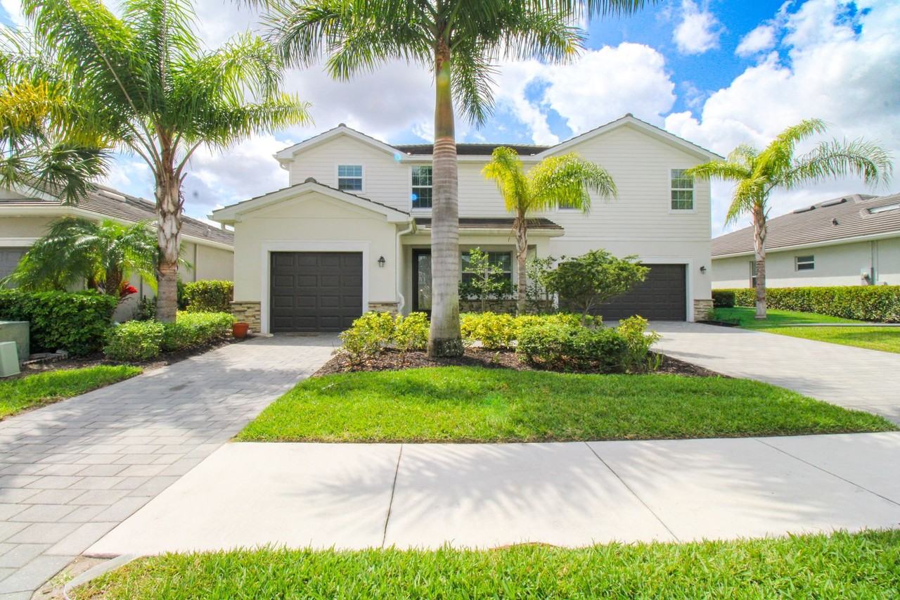 2380 Fallglo St - Photo 6 of 50