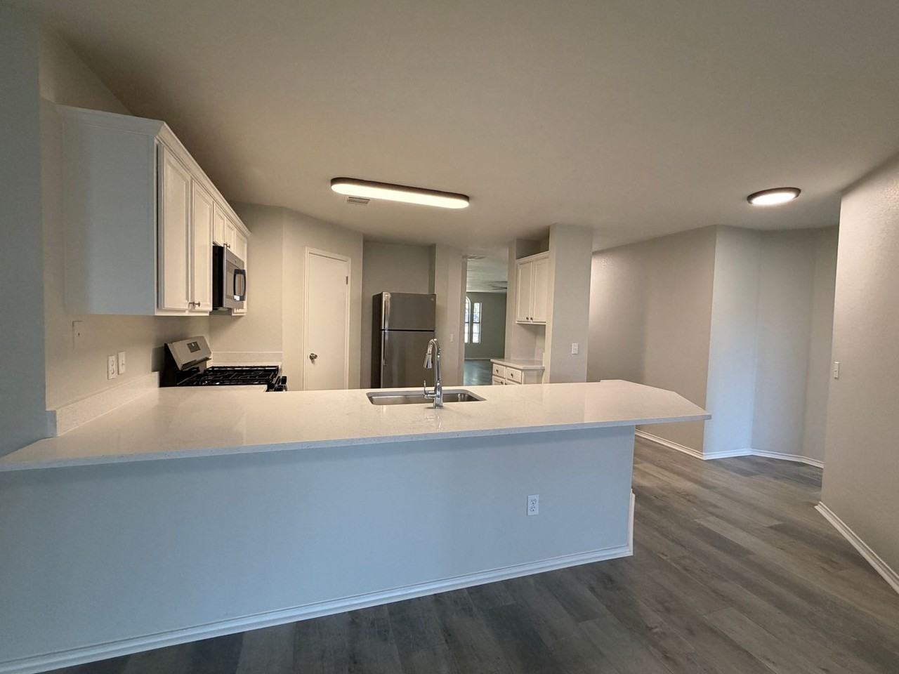 7013 Hewers Dr - Photo 6 of 23