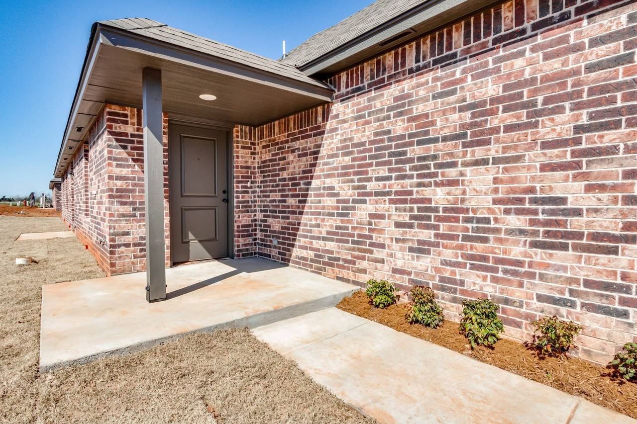 309 309 Dooley Creek Lane - Photo 2 of 43