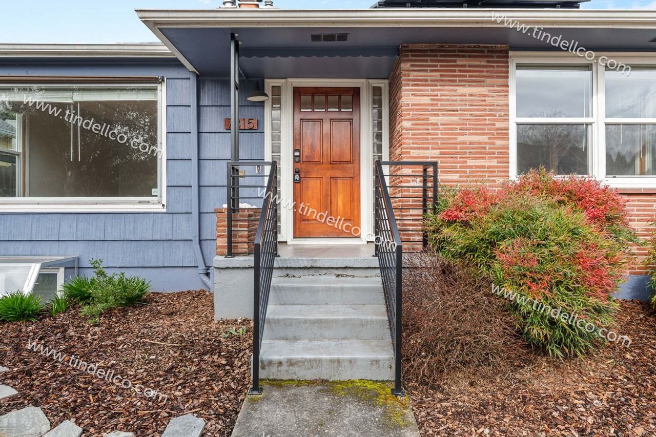 7315 N Van Houten Ave - Photo 3 of 20