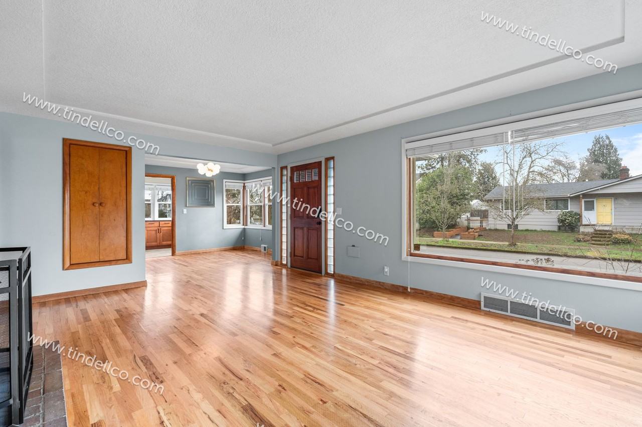 7315 N Van Houten Ave - Photo 5 of 20