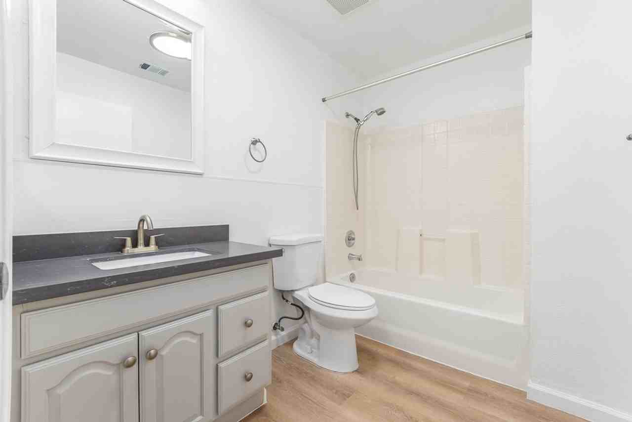 1211 Lincoln Ave #B - Photo 7 of 17