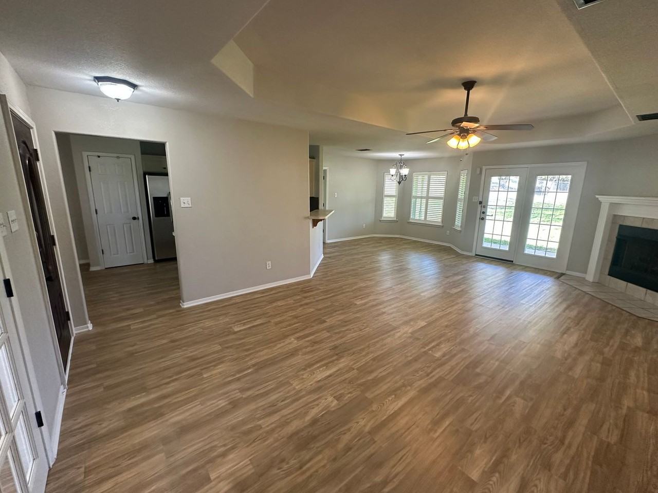 3104 Valley Oaks Cir - Photo 3 of 24