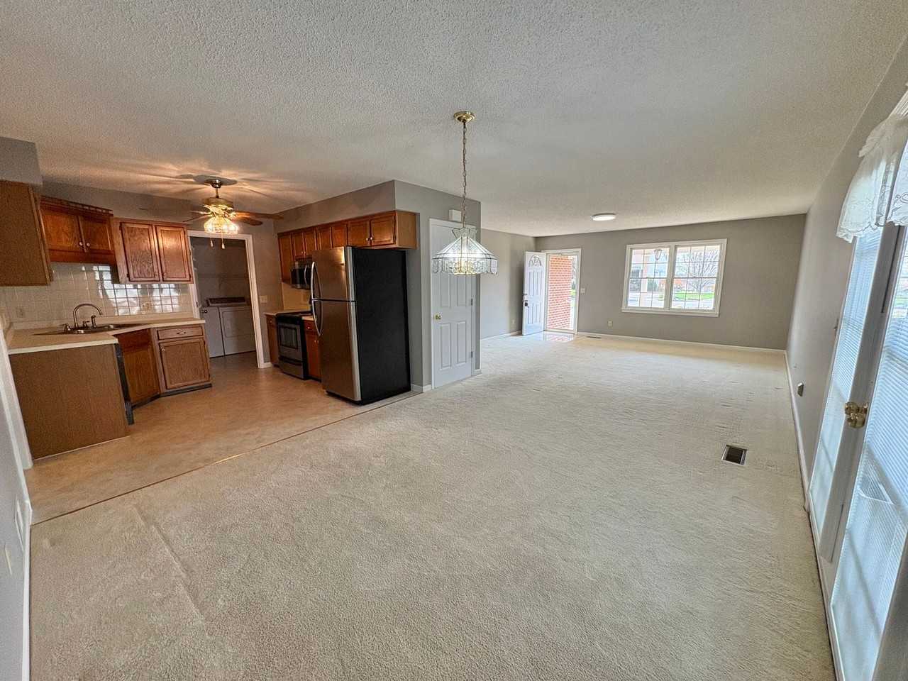 2354 Meadow Ct - Photo 4 of 19