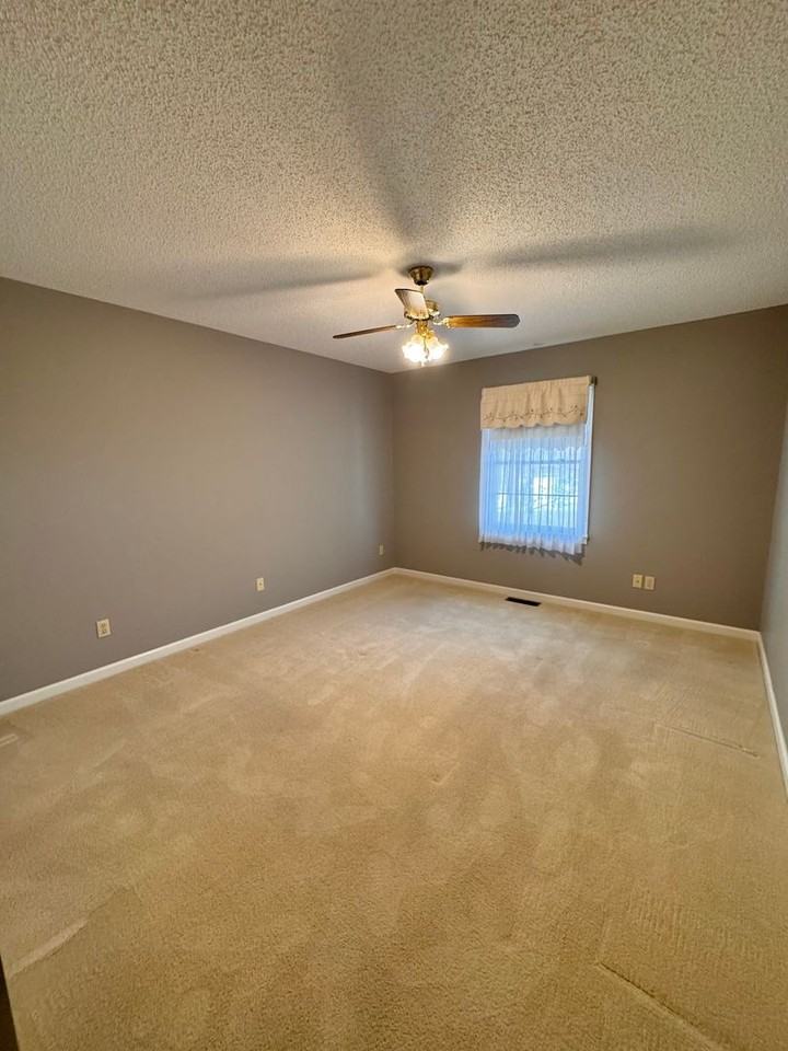 2354 Meadow Ct - Photo 7 of 19