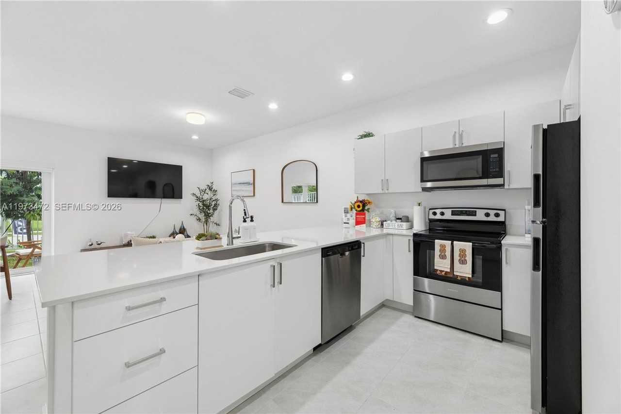 355 Nw 30th Ave