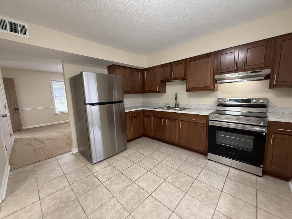 113 Virgil Dr - Photo 2 of 8