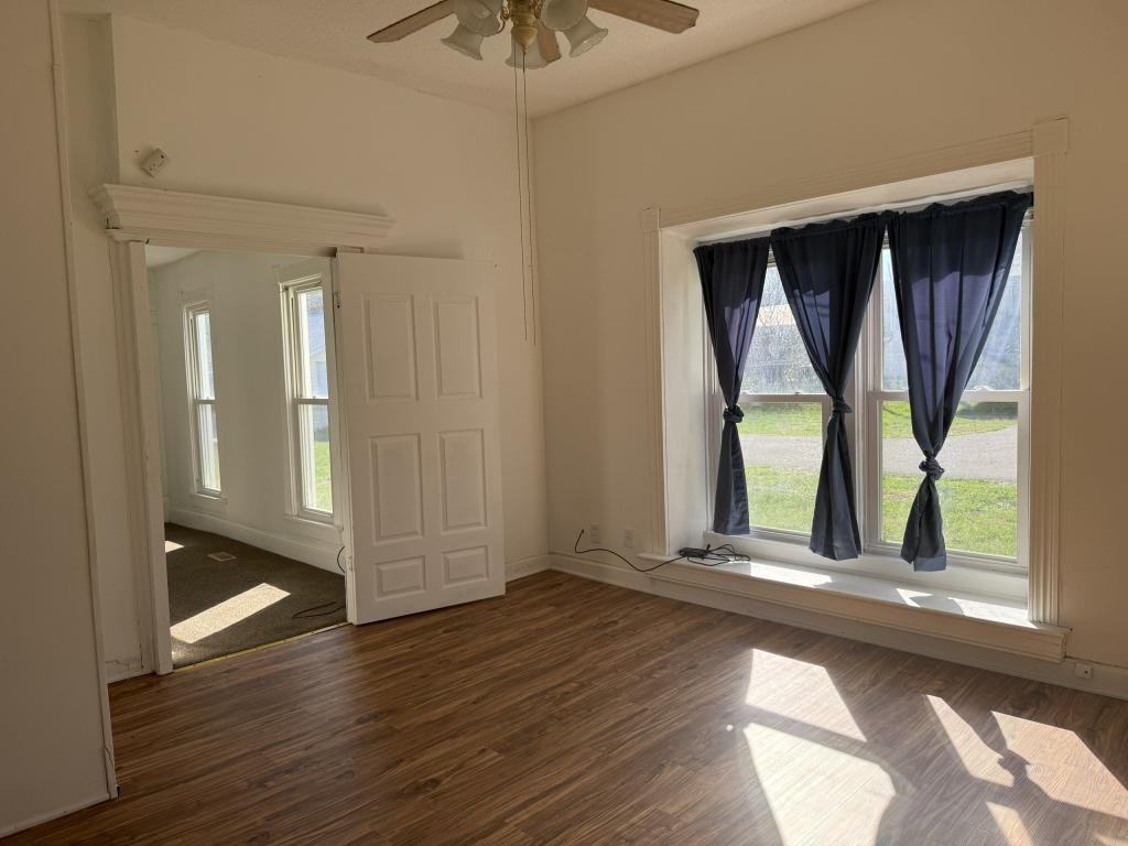 211 W Main St - Photo 3 of 11