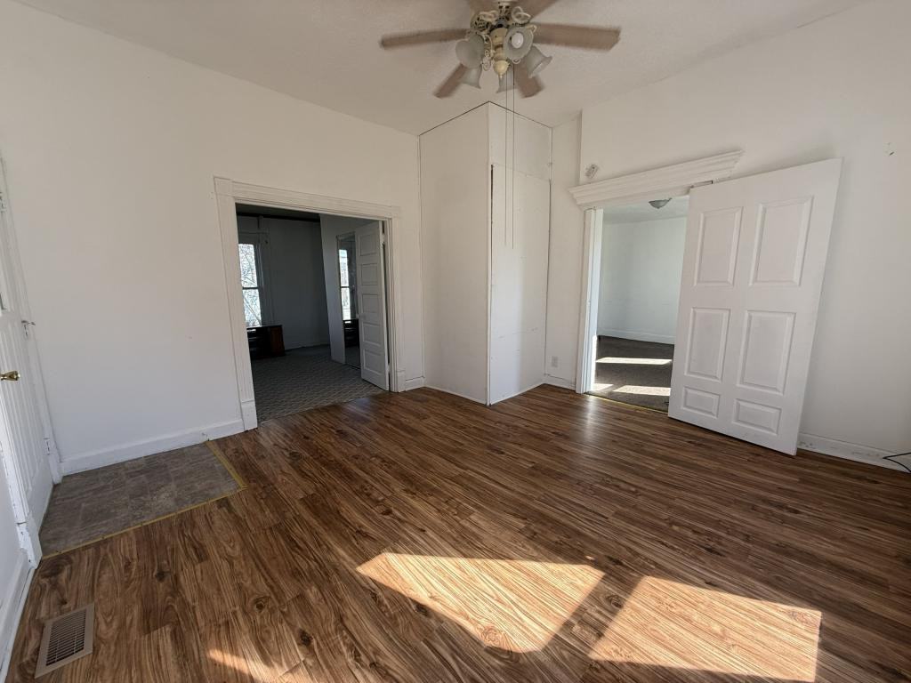 211 W Main St - Photo 5 of 11