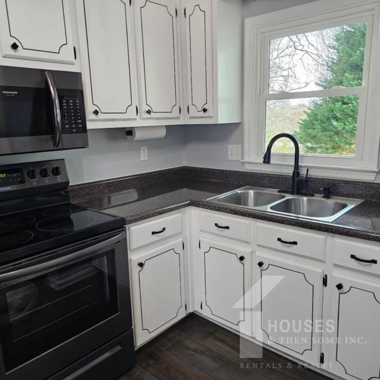 14 Baggott Rd - Photo 5 of 21