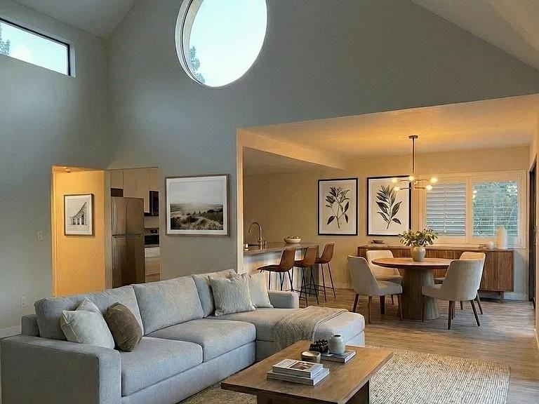 345 N Melrose Dr - Photo 2 of 8