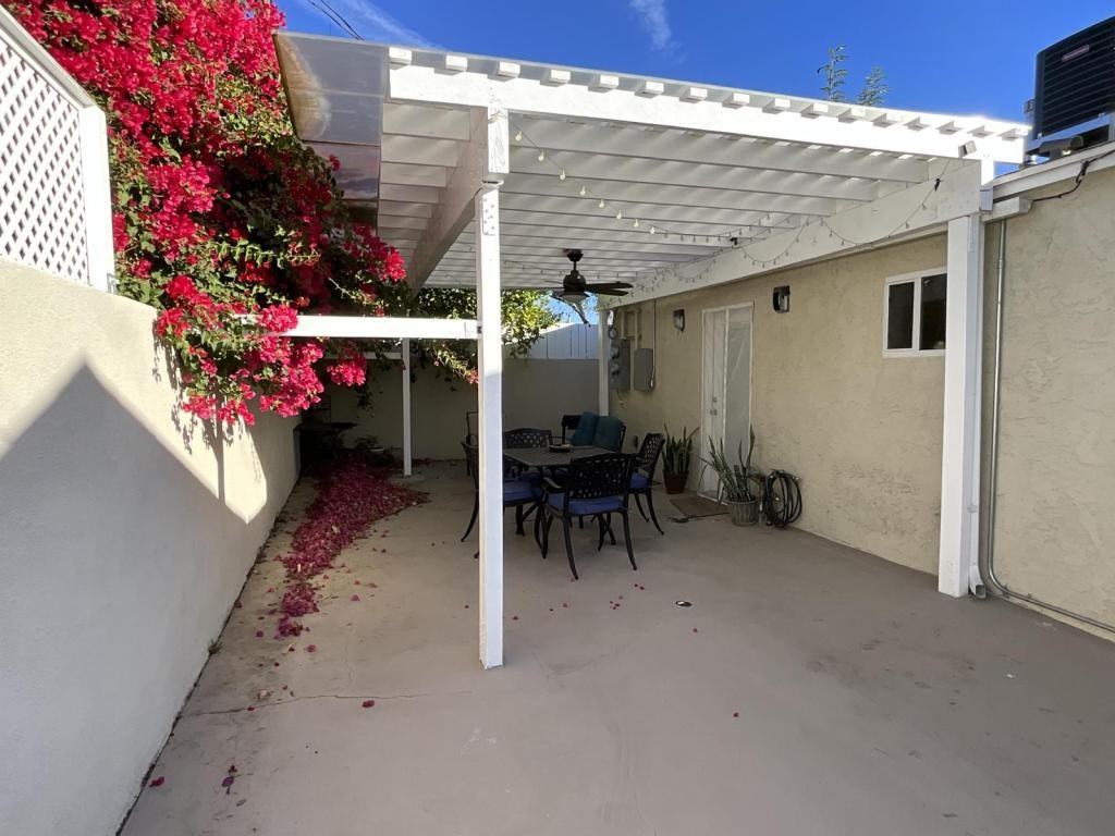 18427 Delano St - Photo 2 of 12