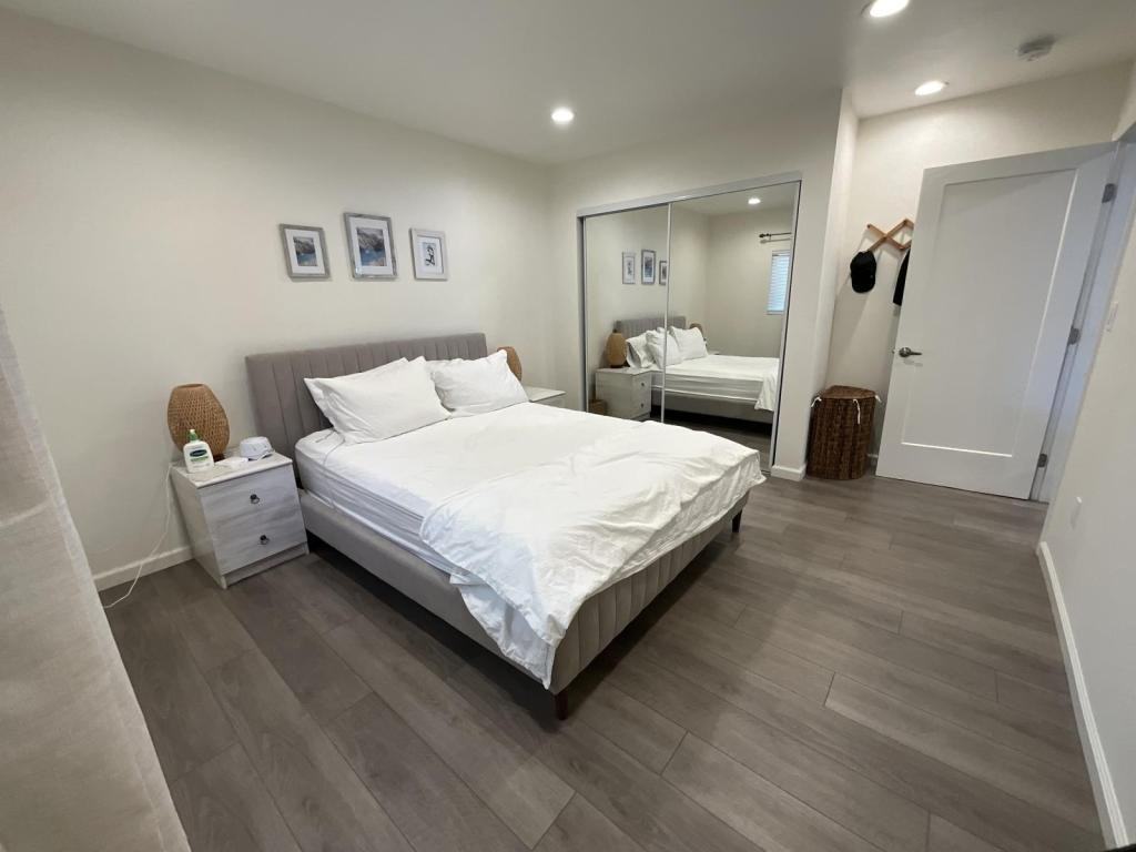 18427 Delano St - Photo 5 of 12