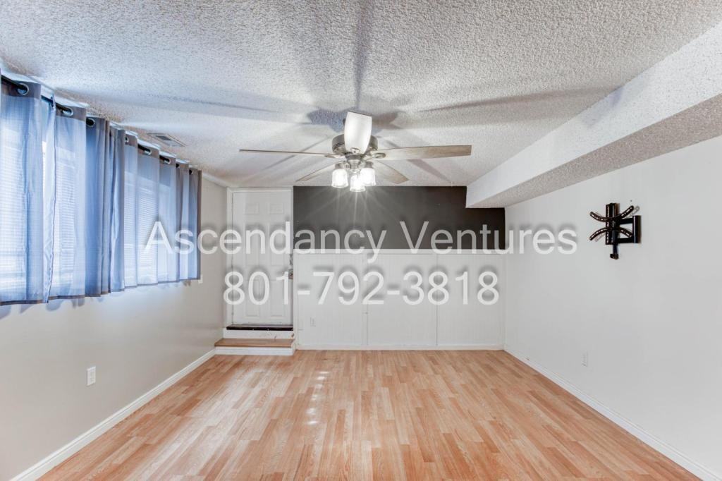 1138 Vitt Dr - Photo 2 of 14