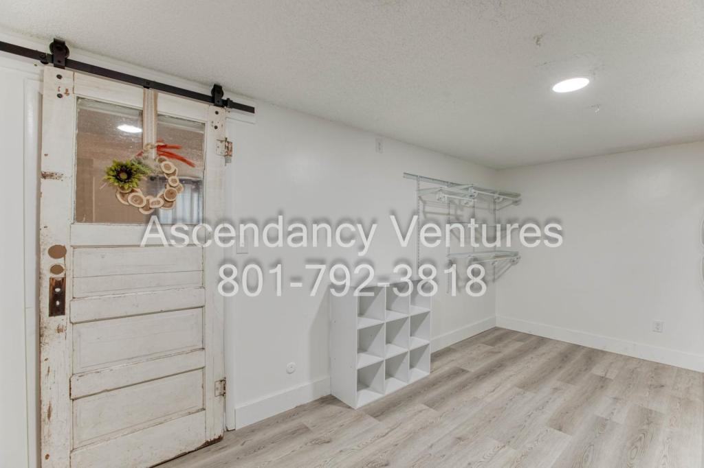 1138 Vitt Dr - Photo 5 of 14