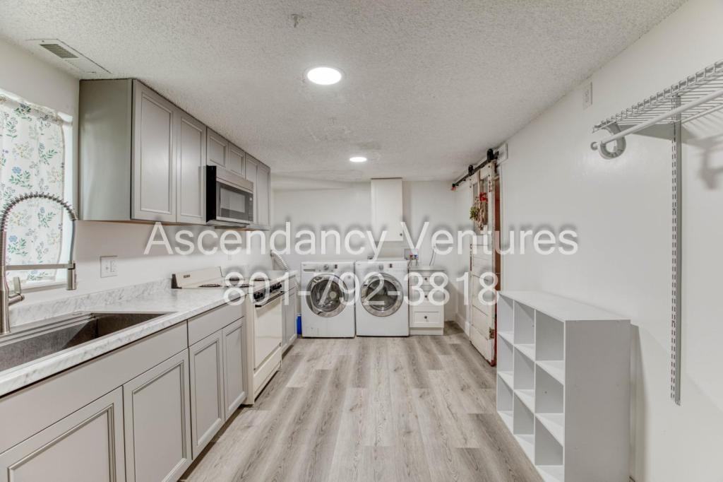 1138 Vitt Dr - Photo 6 of 14