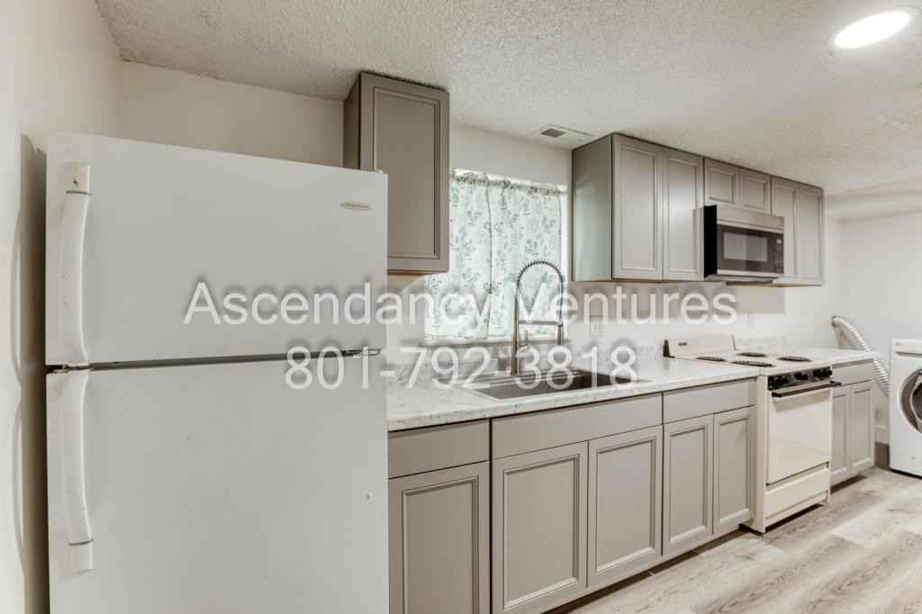 1138 Vitt Dr - Photo 7 of 14