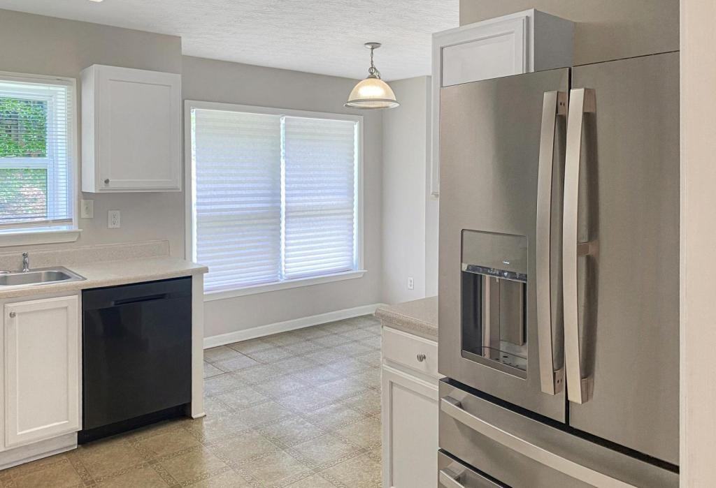 2550 Plymouth Way - Photo 4 of 11