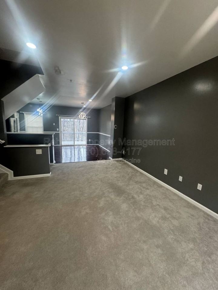 54 Royalty Cir - Photo 2 of 10