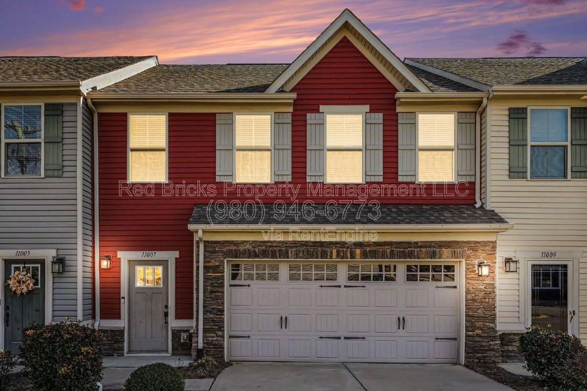 11007 Discovery Dr Nw - Photo 2 of 10