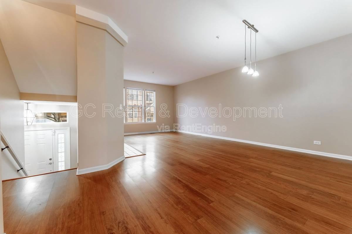 2720 N Greenwood Ave - Photo 2 of 7