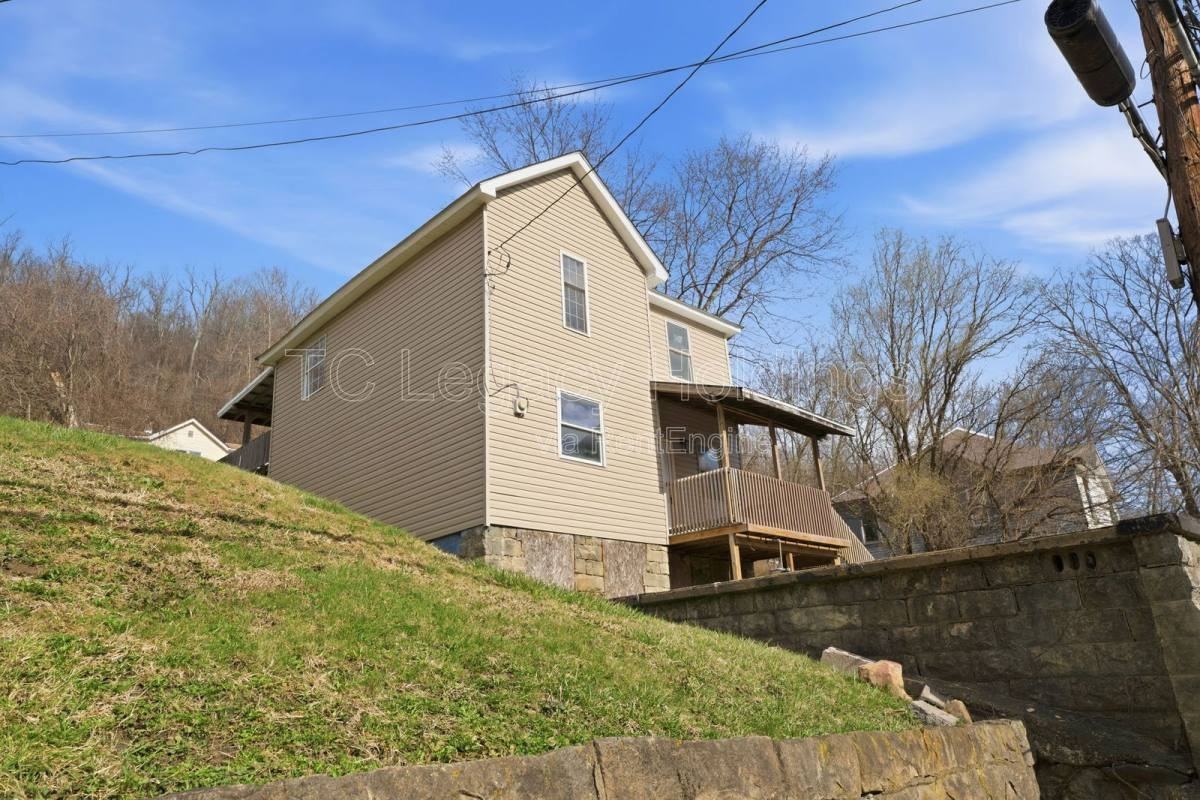 45 Lincoln St - Photo 2 of 10